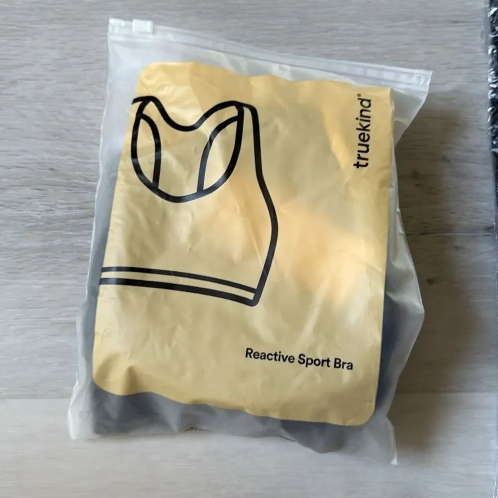 Truekind® Reactive Sports‎ Bra - Black, Medium NWT